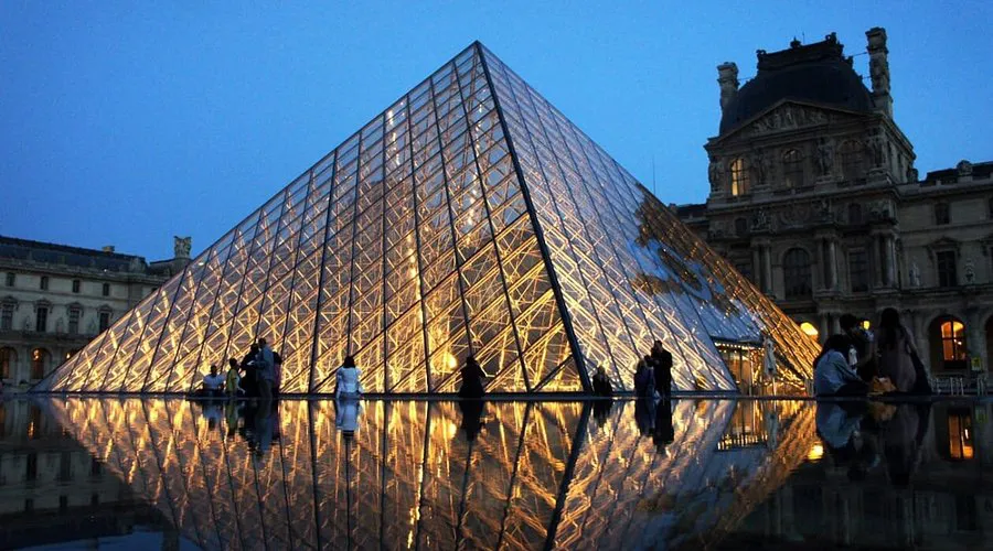 the-glass-pyramid-is