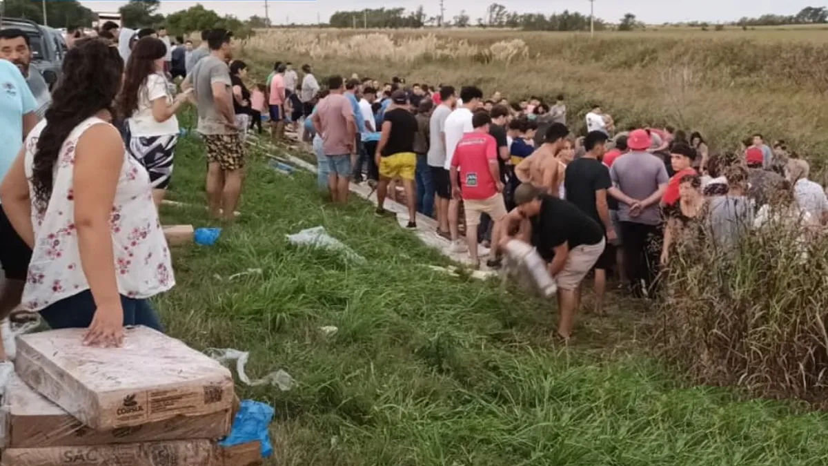 vuelco-camion-pollos-cabrerajpg