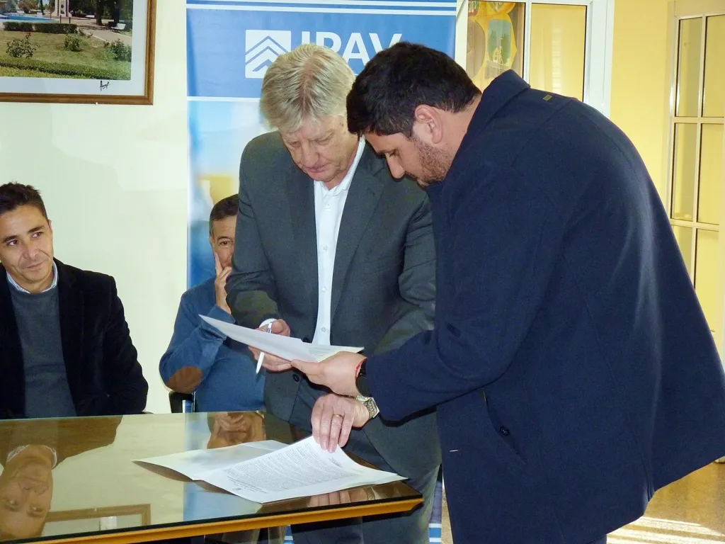 aa firma damian escuredo FILE
