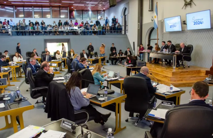 Cámara de Diputados preside Araujo