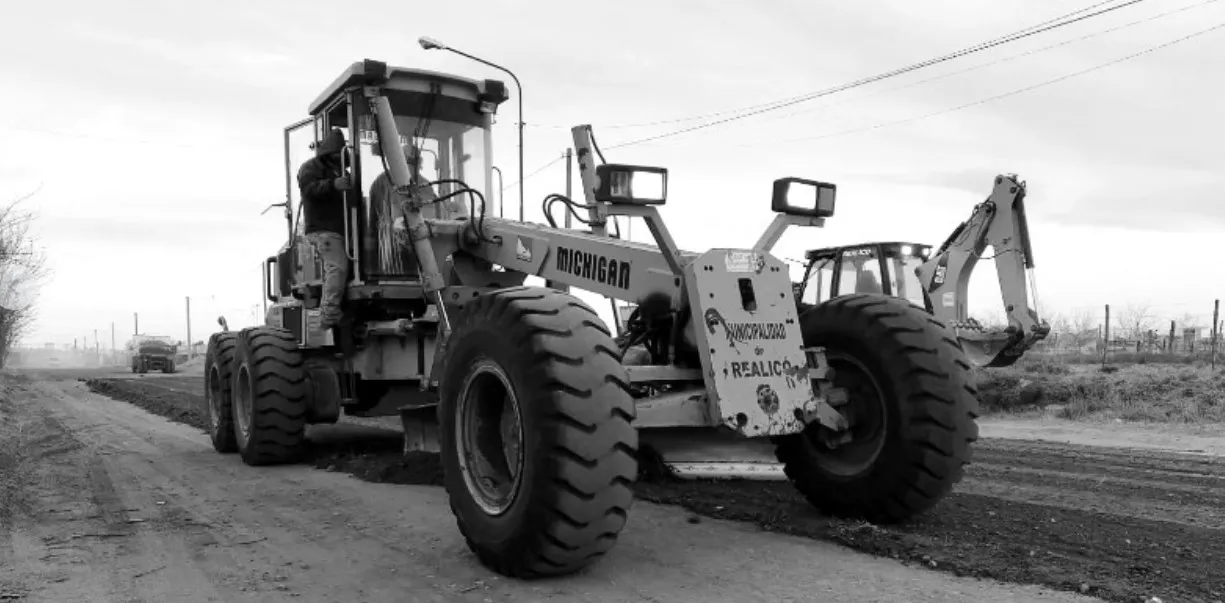 motoniveladora negra