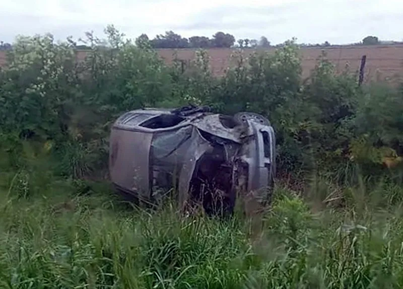 vuelco auto robado 3