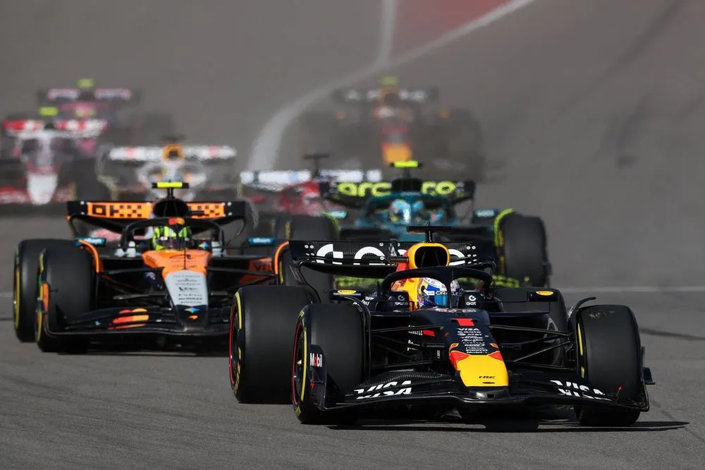 lando-norris-mclaren-max-verst