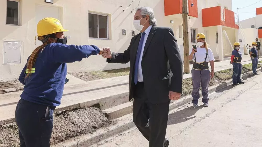 alberto fernandez y construccin