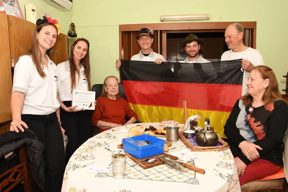 ANA MARIA RESLER DE HECKER 1