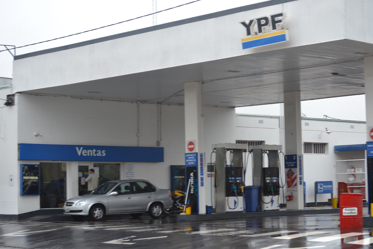 cfe9b5ee-4cef-42f6-bacb-5dfa653c4495