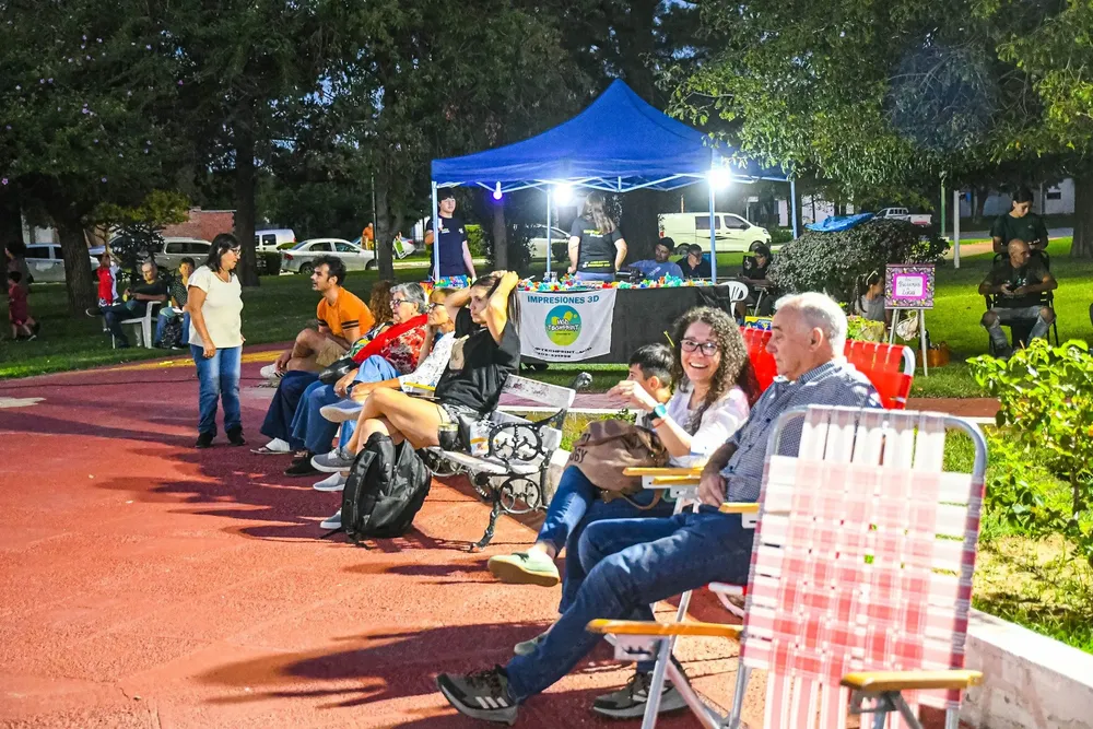 MUSICA EN LA PLAZA QUETREQUEN 7