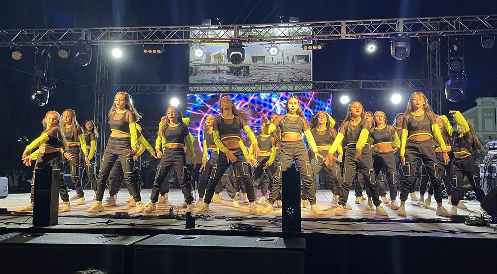 aniversario 2024 8 (FILEminimizer)