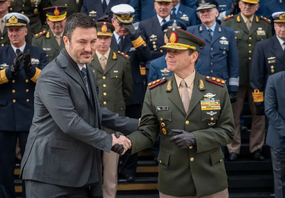 PETRI DEFENSA