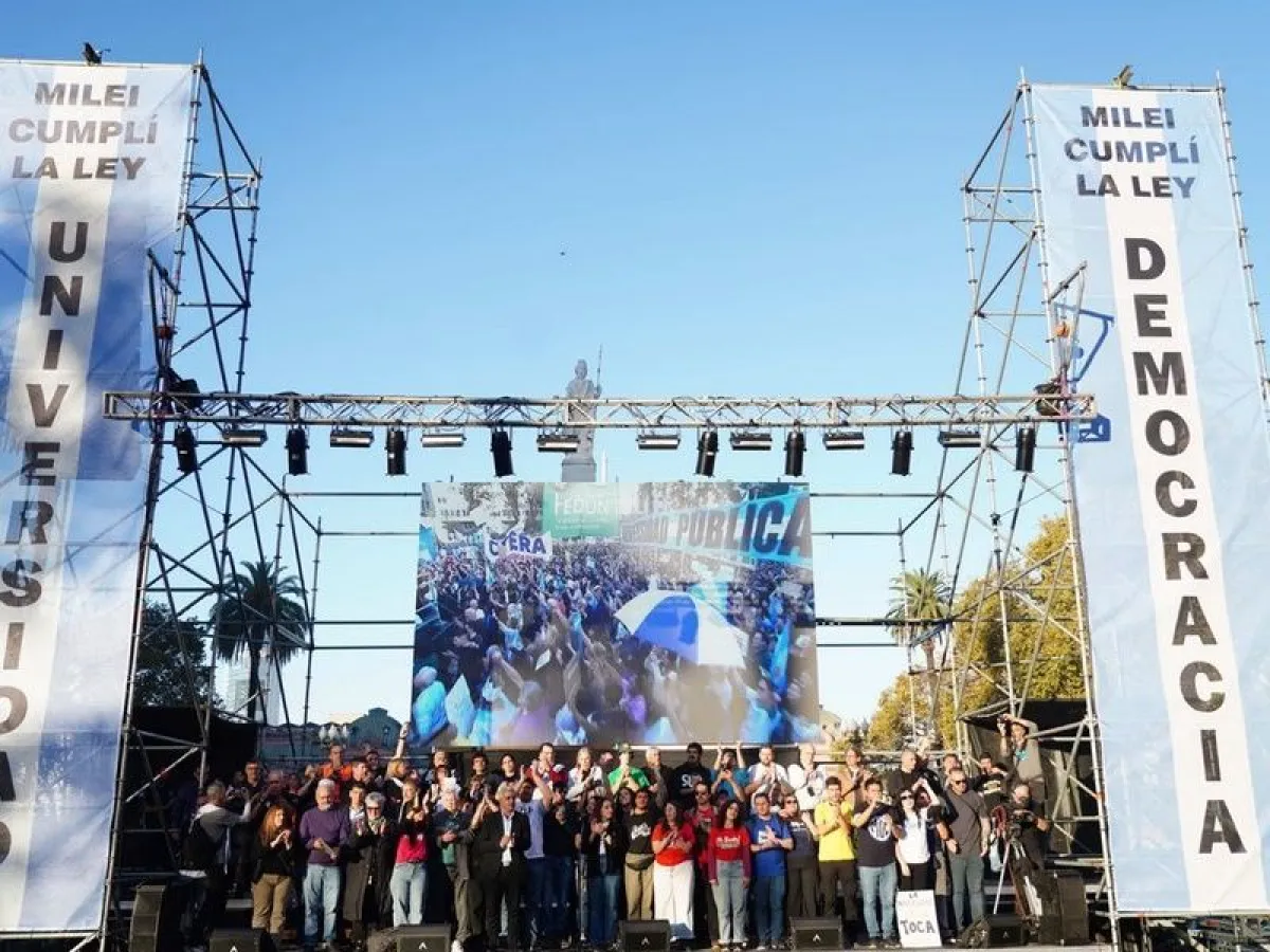 66370-docentes-y-estudiantes-vuelven-con-clases-publicas-para-exigir-la-ley-de-financiamiento-universitario