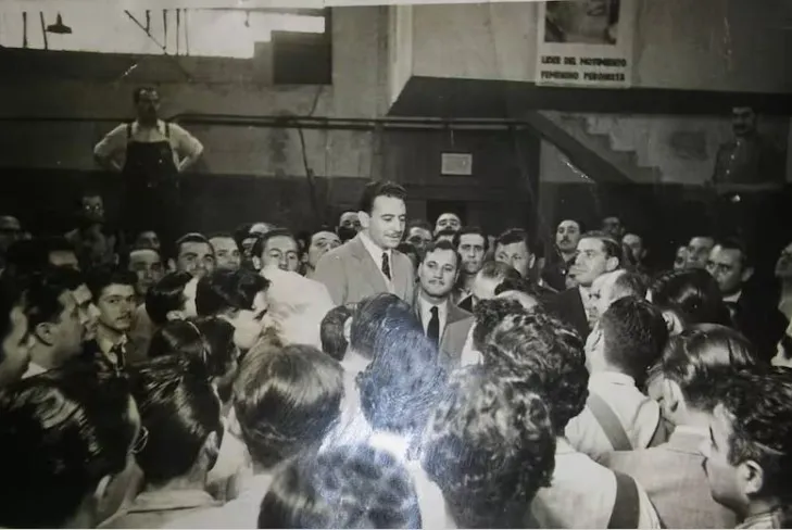 ballester molina hablando a los operarios