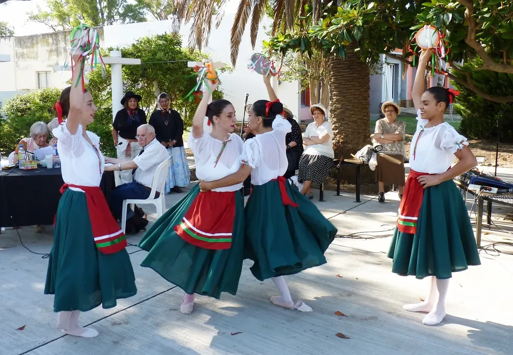 plaza abuelos joviales 7 (FILEminimizer)