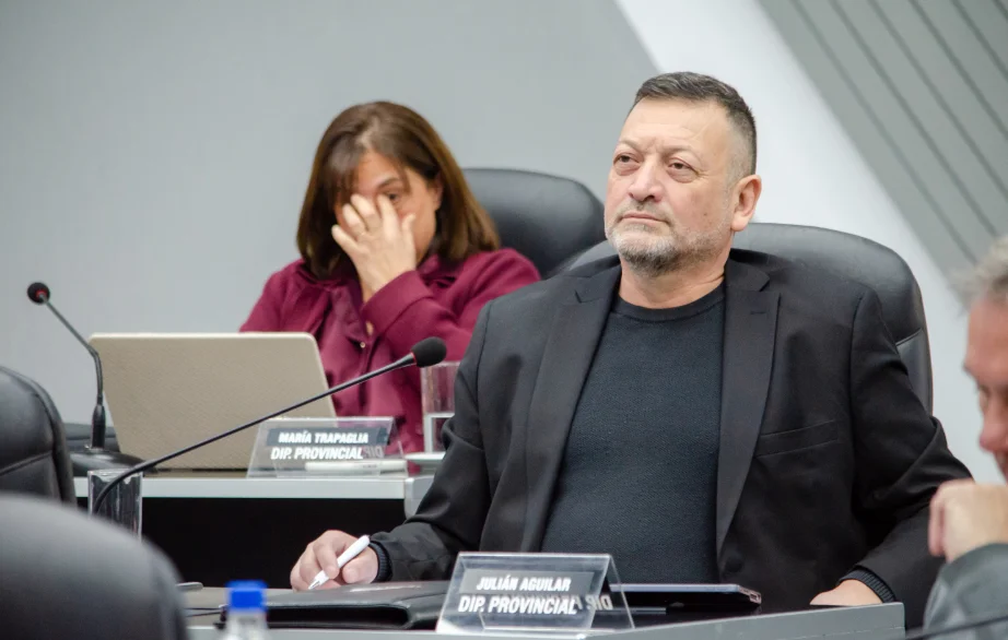 Diputado Julian Aguilar