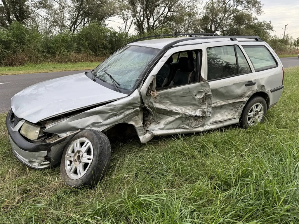 choqe auto camion y vuelco ojeda 1 FILE