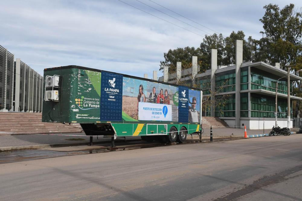 364426_resize-of-gus_2449