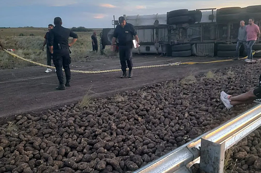 vuelco camión papas 5