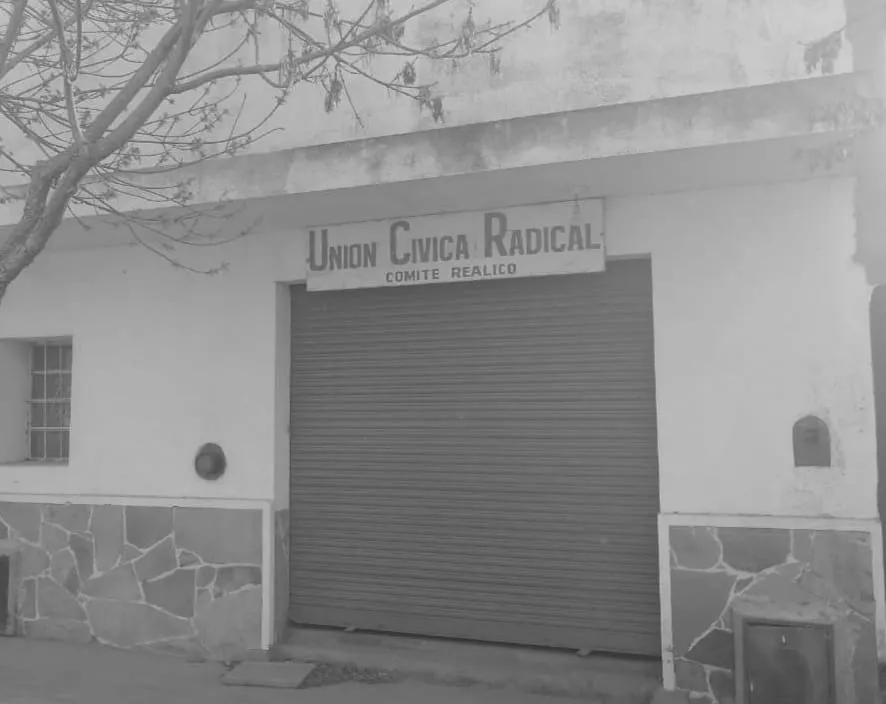 UCR BLANCO Y NEGRO