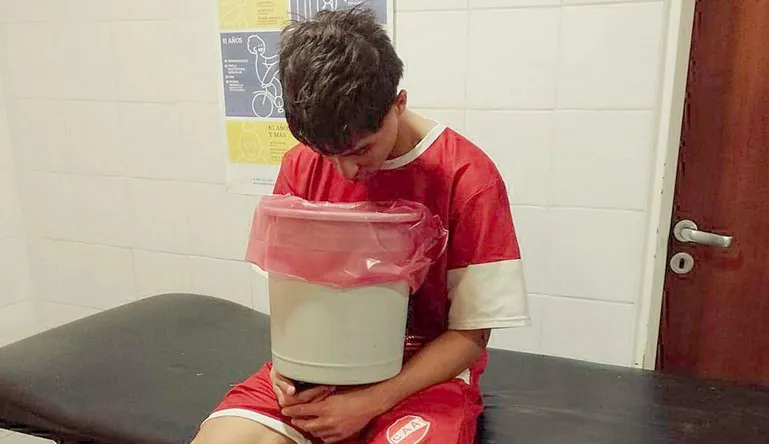 golpe parera futbol iago