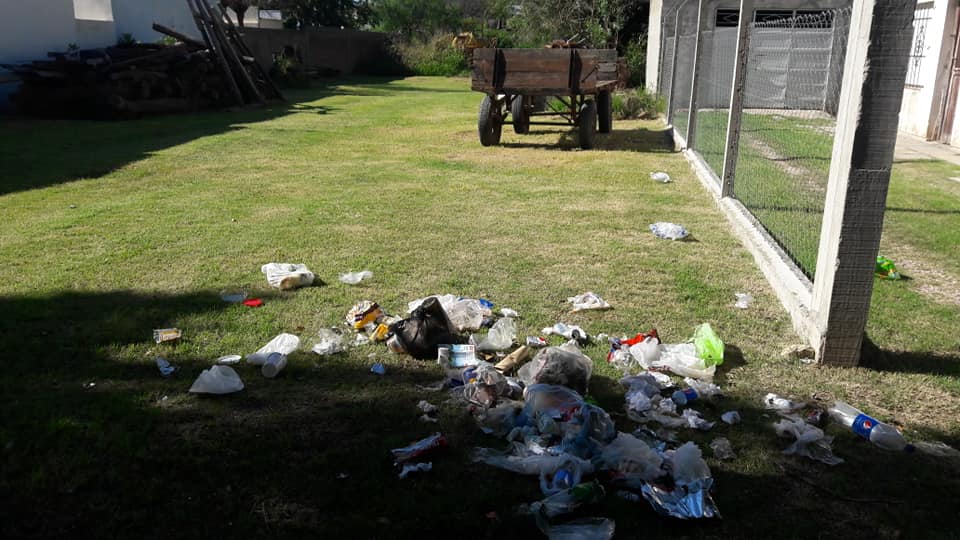 ALICIA GIMENEZ - BASURA 1
