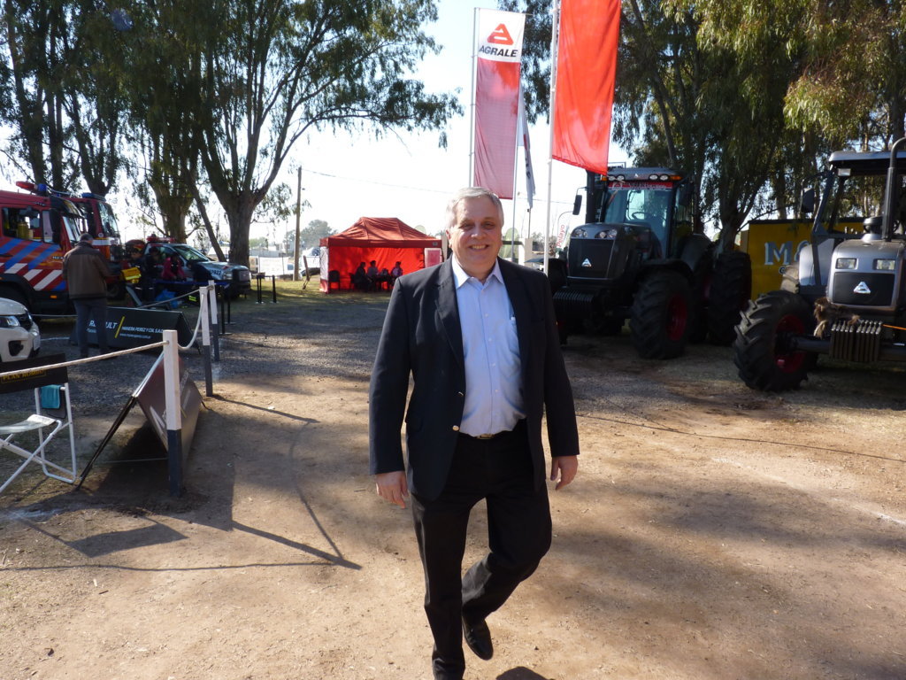 Moralejo ingresando a la expo