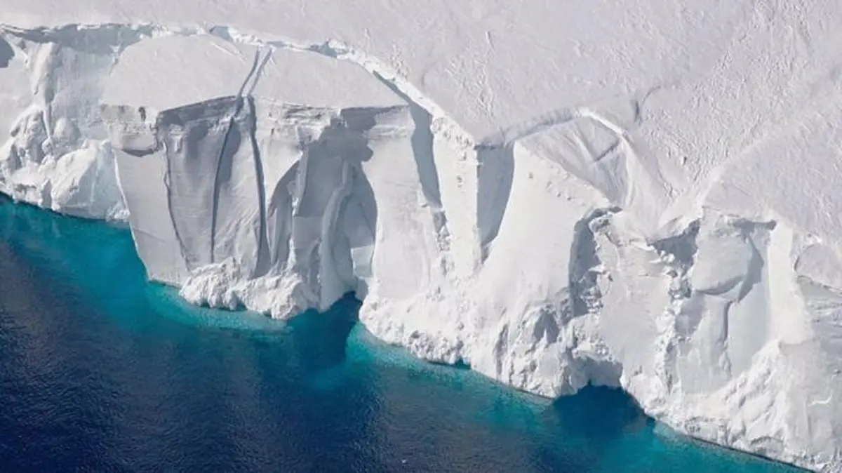 un-iceberg-15-veces-mas-grande-que-paris-se-desprende-de-la-antartida