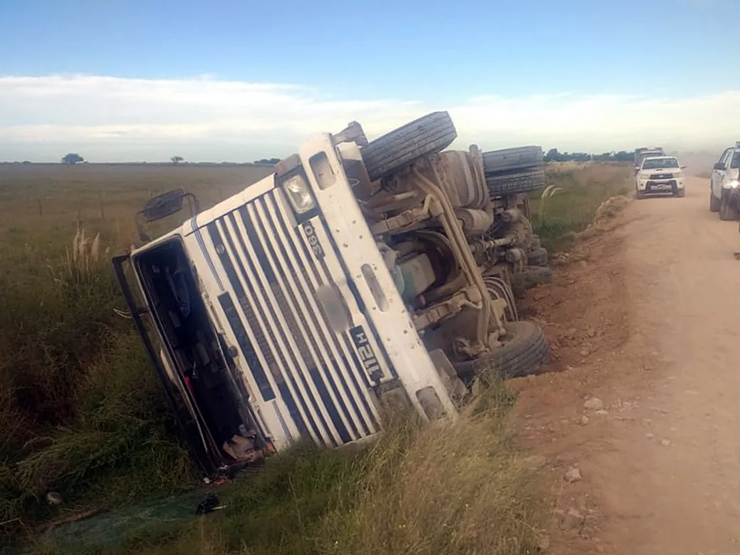 camion volcado falucho