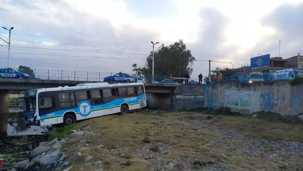 colectivo-al-agua