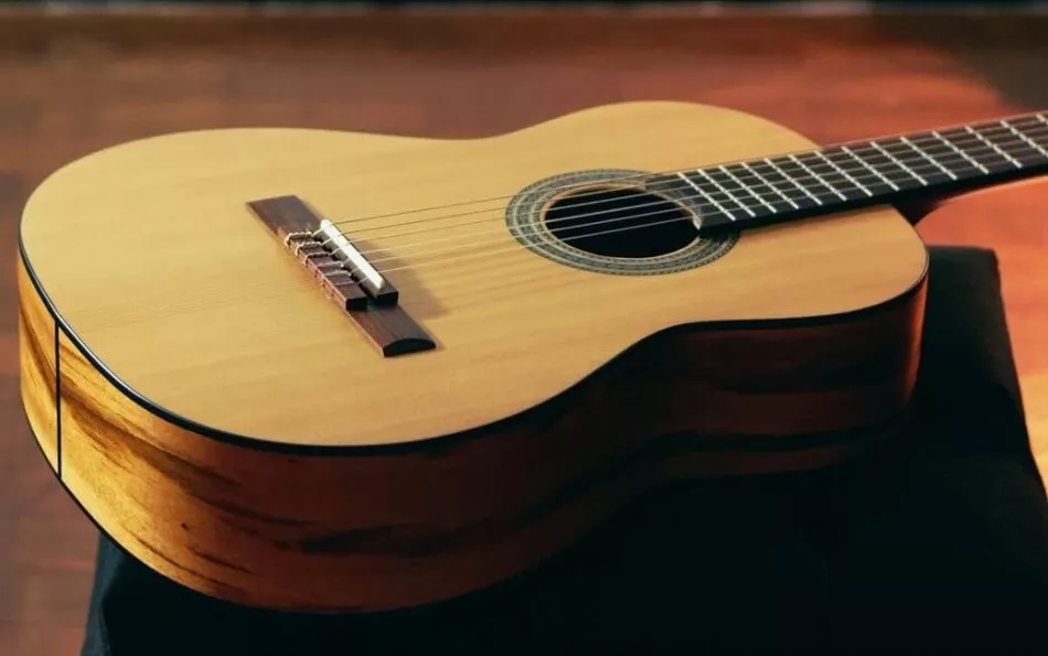 guitarra-clasica-espanola-e1619519194490