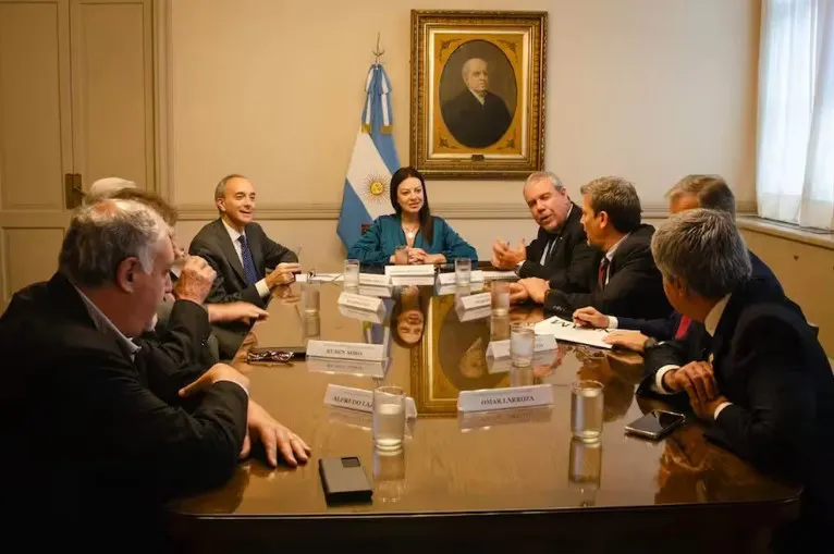 petovello con rectores universidad