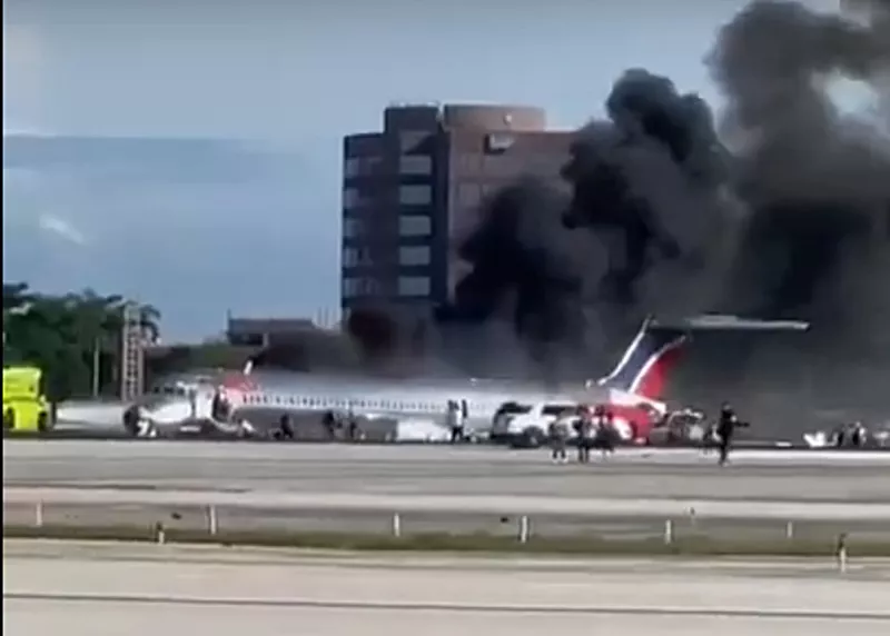 avion incendiado miami