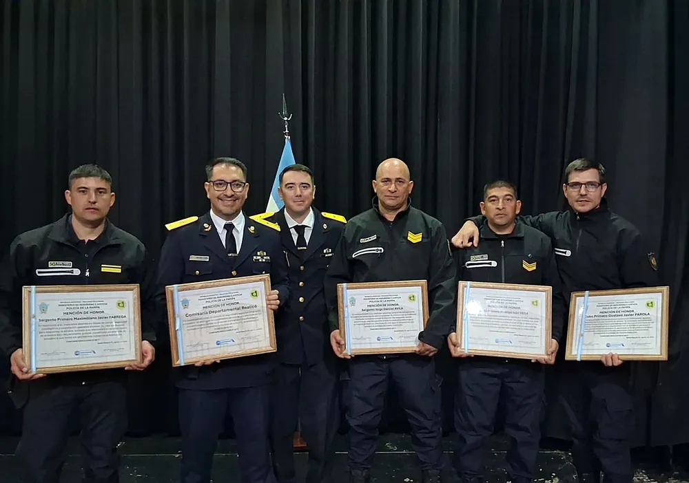 POLICIA RECONOCIMIENTOS REALICO 1