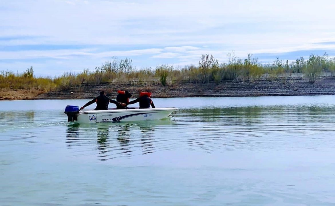 pescadores bote