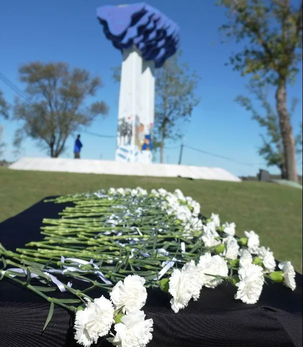 24 DE MARZO CLAVELES