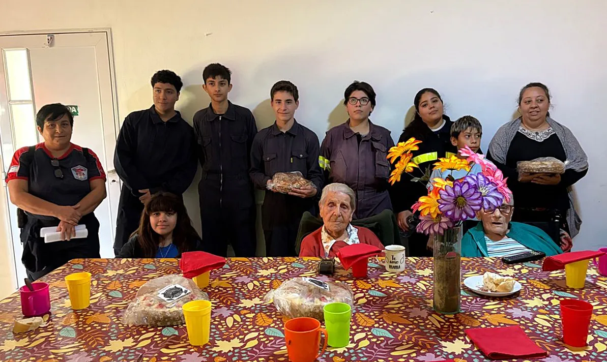 bomberos luiggi cadetes geriatricos 3