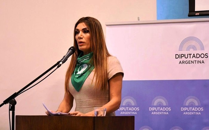 FLOR DE LA V PAÑUELO VERDE