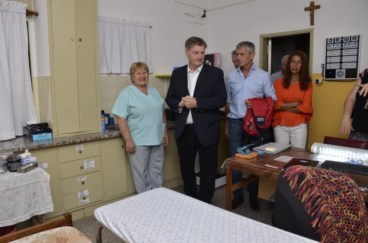 Ziliotto inauguración obras en Posta Sanitaria Loventuel