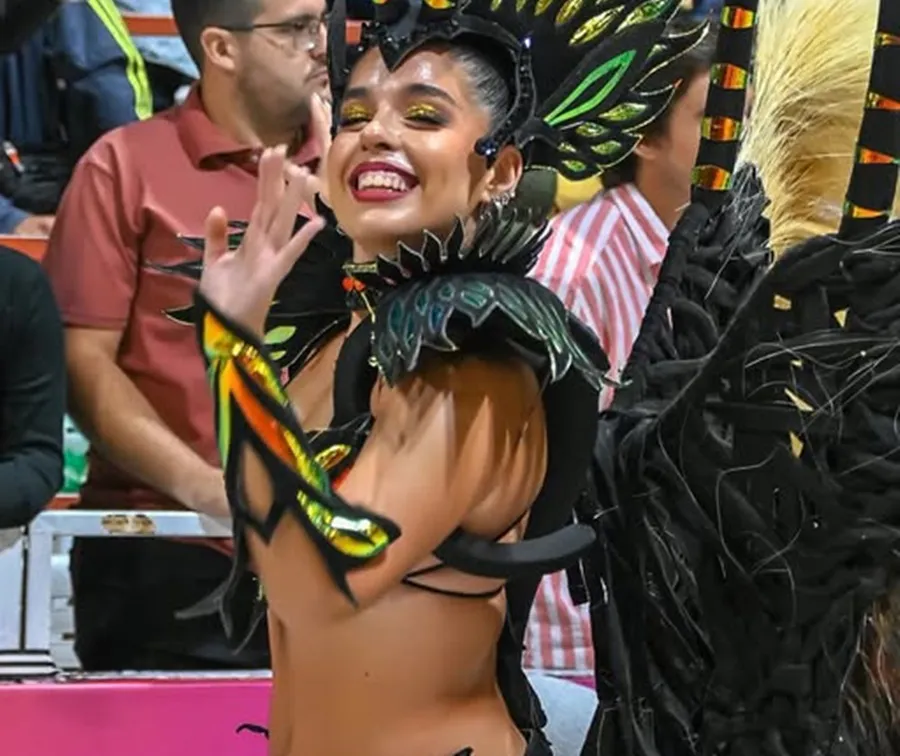 ALEXIA PASISTA CARNAVAL