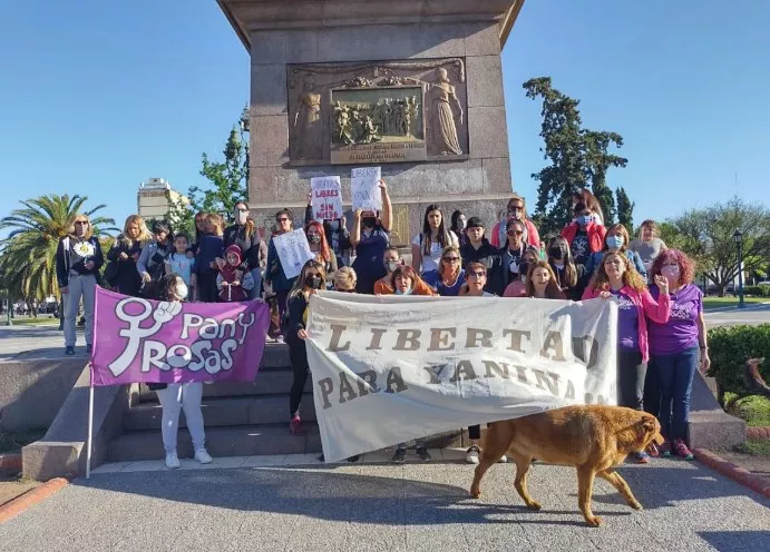 AA  A YANINA CORONEL