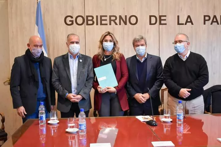 9b89fdc0-1cc2-4ce7-a9d0-4d965a162f67