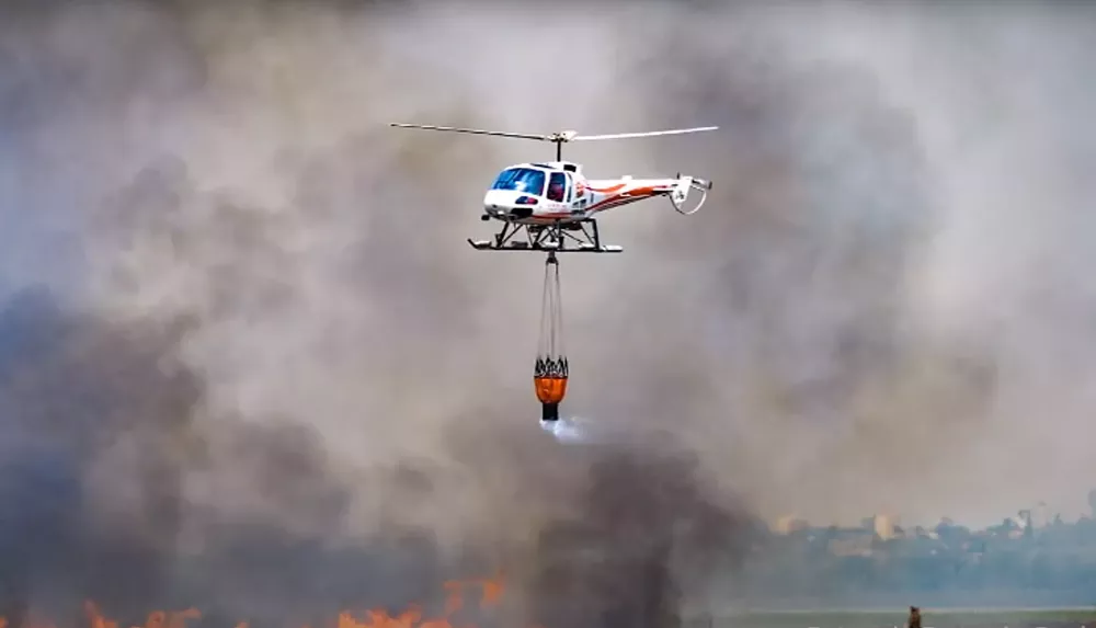 helicóptero combate incendio 2
