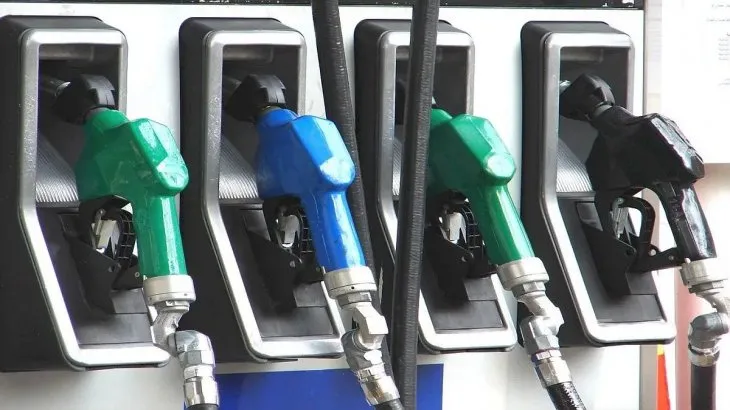 combustibles-surtidores-estacionesjpg