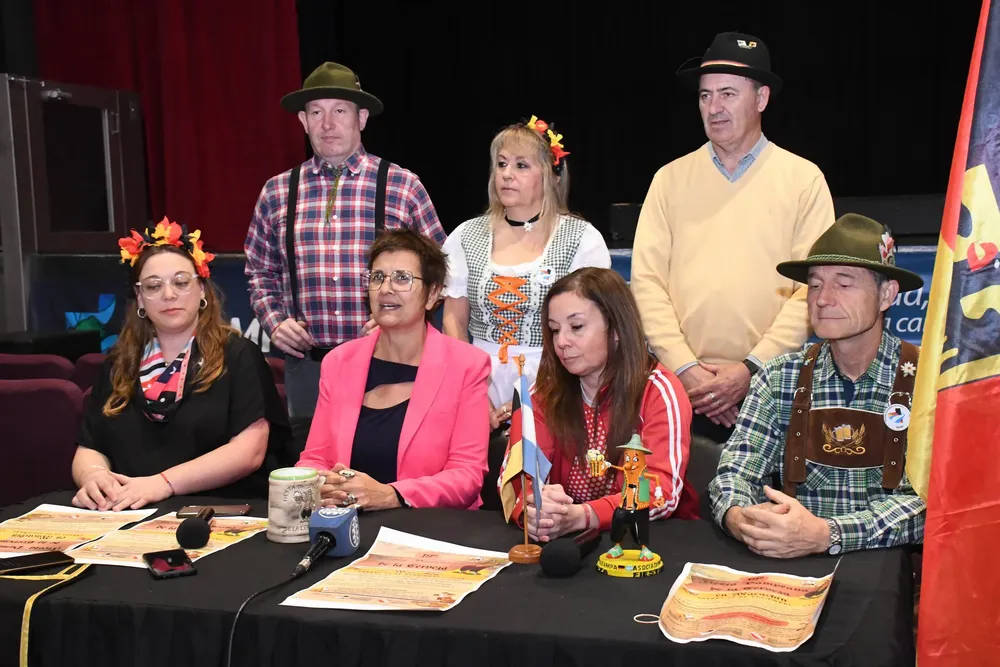 566321_resize-of-gus_7893