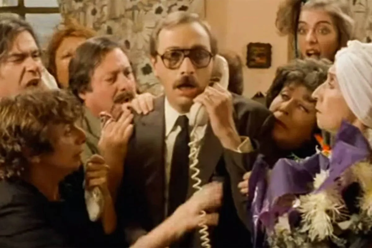 ESPERANDO LA CARROZA 2