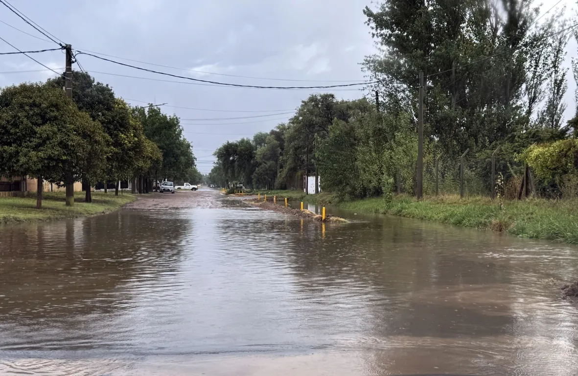 LLUVIA CALLE ESCALADA 2 FILE