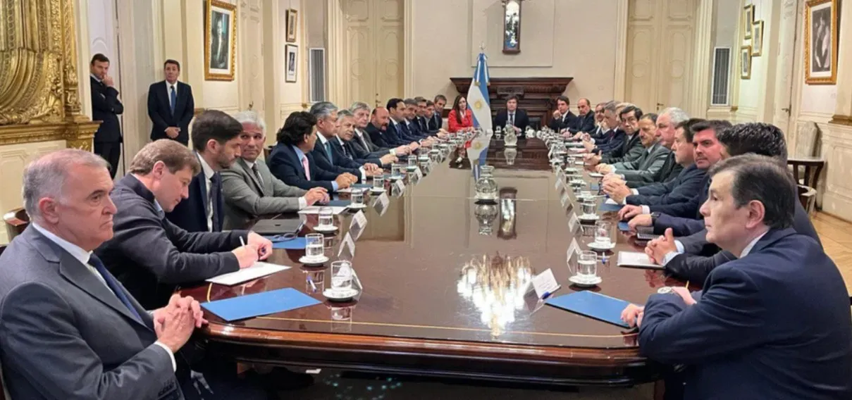 gobernadores con Milei