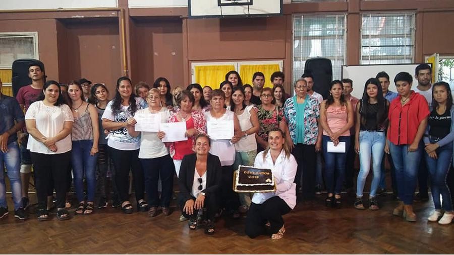 70 estudiantes de la modalidad Jóvenes y Adultos egresaron en Ingeniero Luiggi