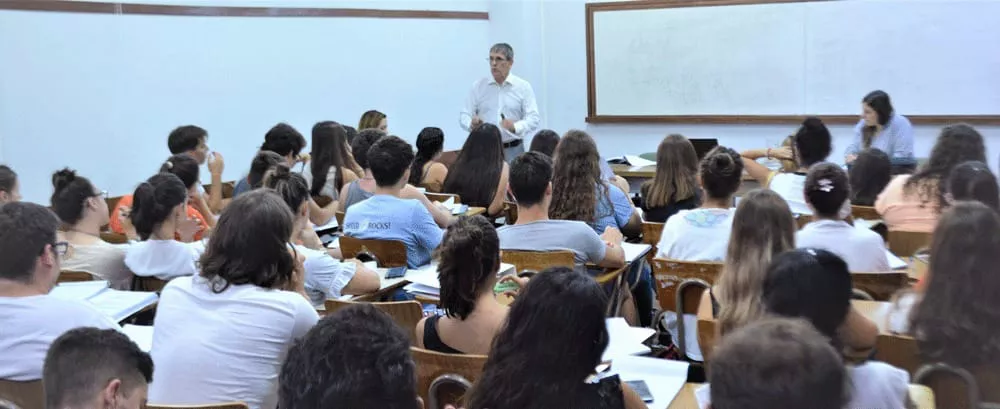 ERNESTO FRANCO EN LA UNIVERSIDAD