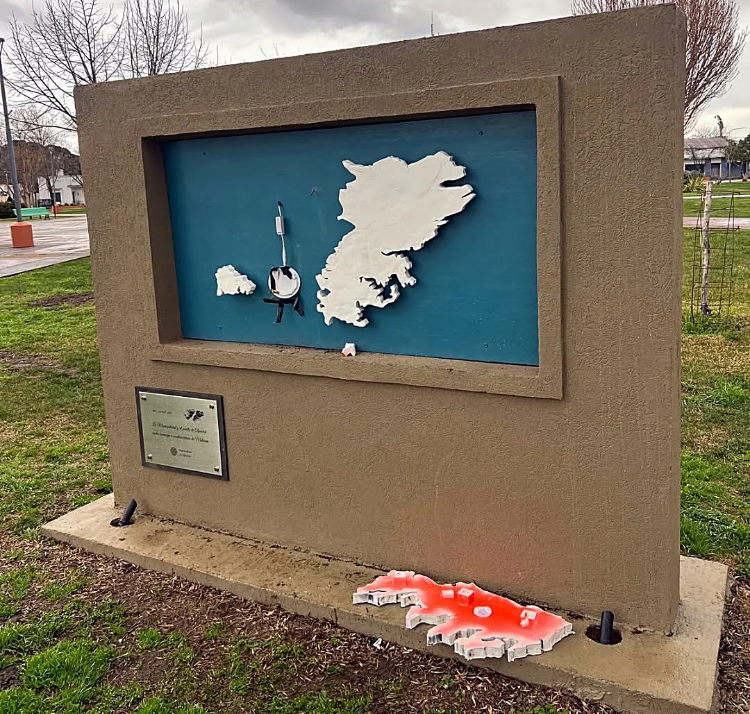monumento malvinas alpachiri